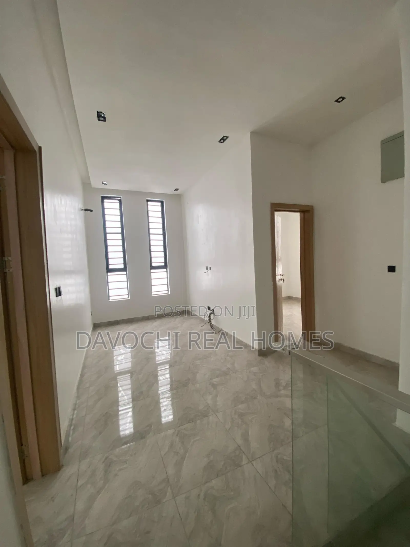 4bdrm Duplex in Chevron, Alternative for sale in Chevron