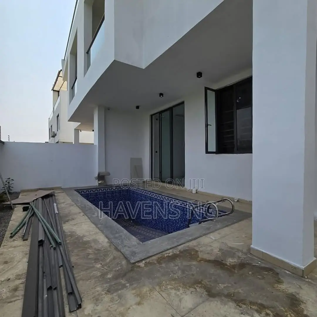 5bdrm Duplex in Ikate for sale in Ikate
