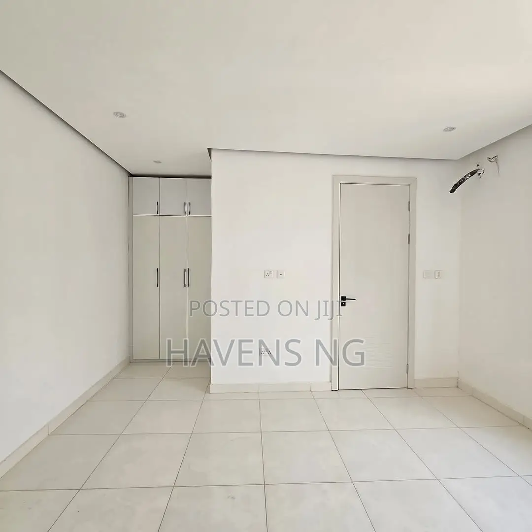 4bdrm Duplex in Ikate for sale in Ikate