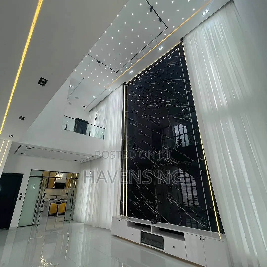 5bdrm Duplex in Chevron for sale in Chevron
