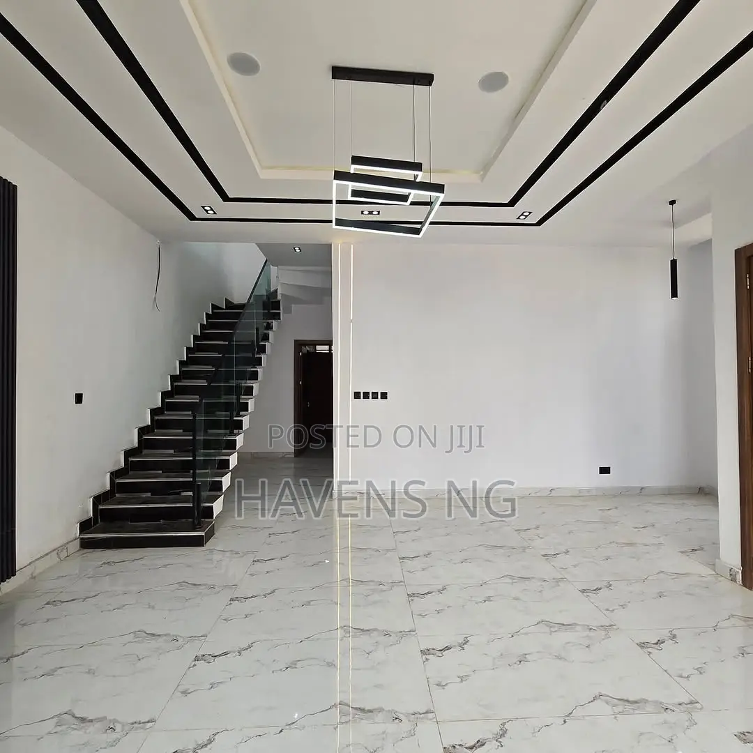 4bdrm Duplex in Ikota for sale in Ikota