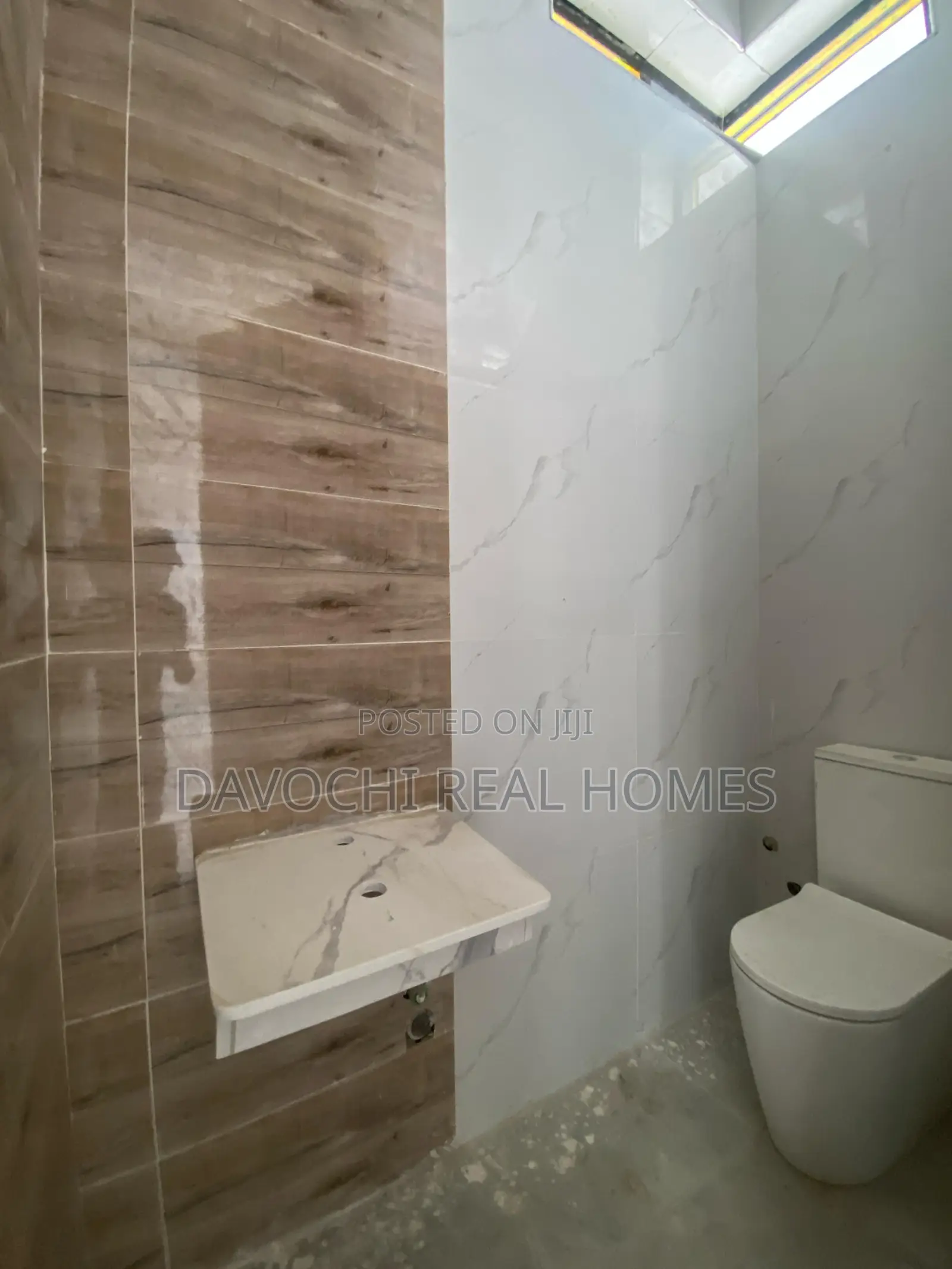 4 Bedroom Duplex for Sale in Chevron
