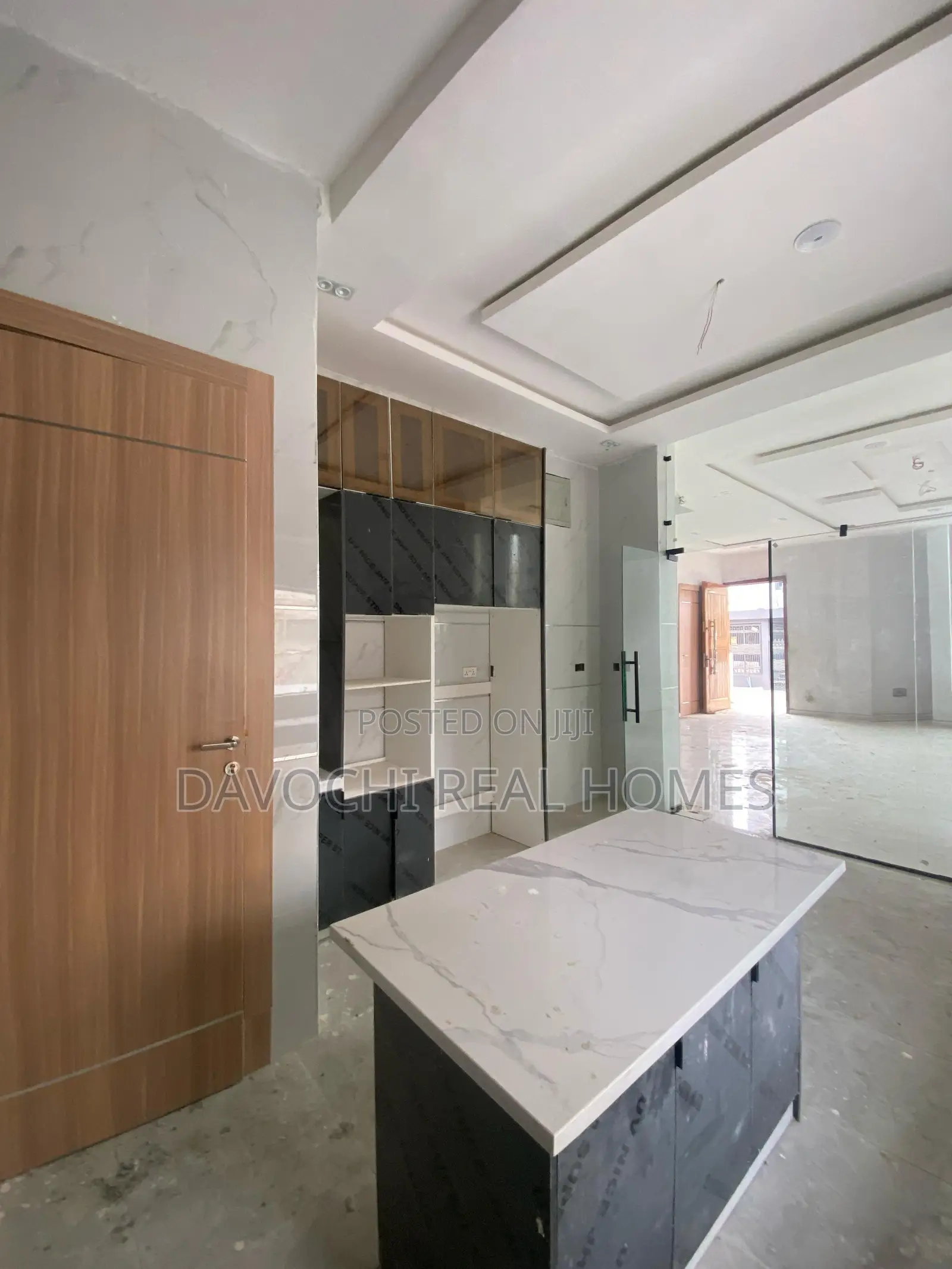 4 Bedroom Duplex for Sale in Chevron