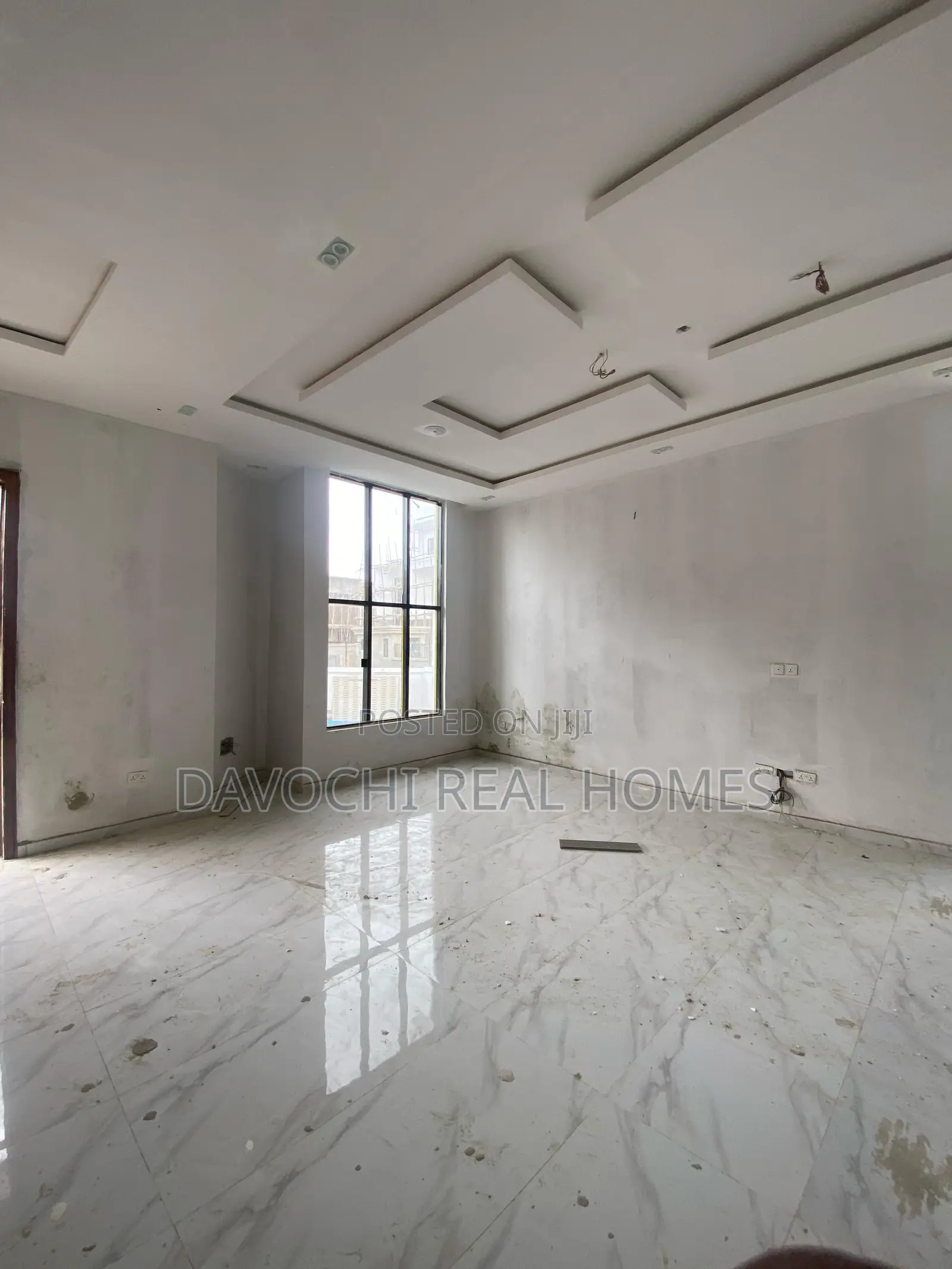 4 Bedroom Duplex for Sale in Chevron