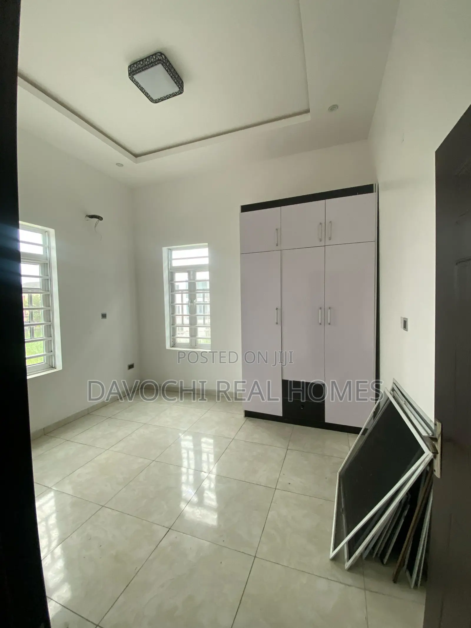 4 Bedroom Detached Duplex for Sale in Chevron