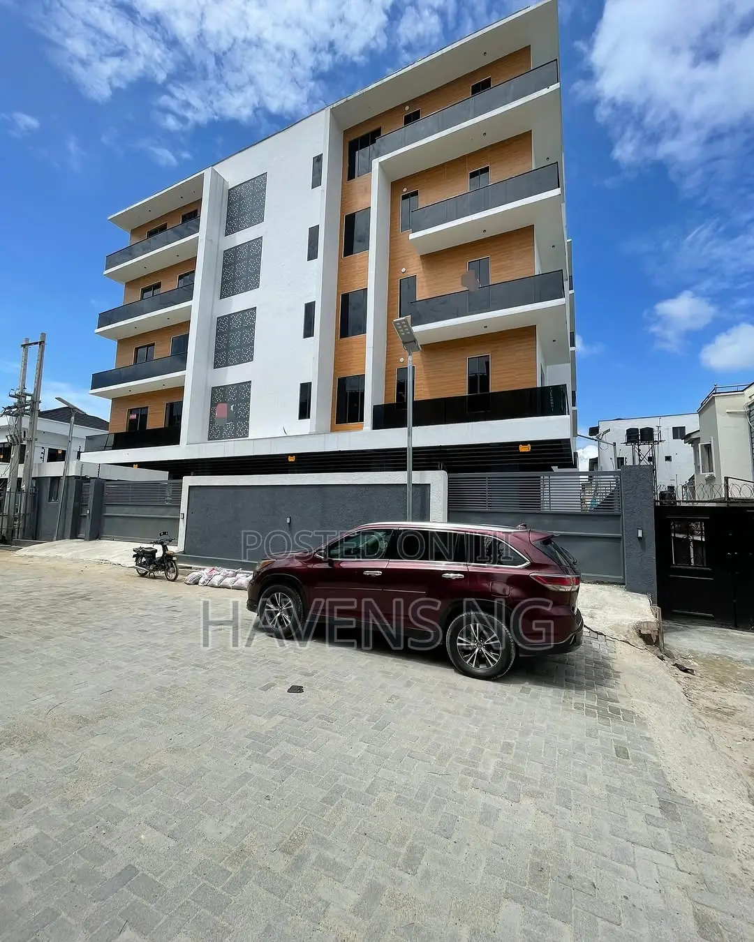 3bdrm Duplex in Ikate for sale in Ikate