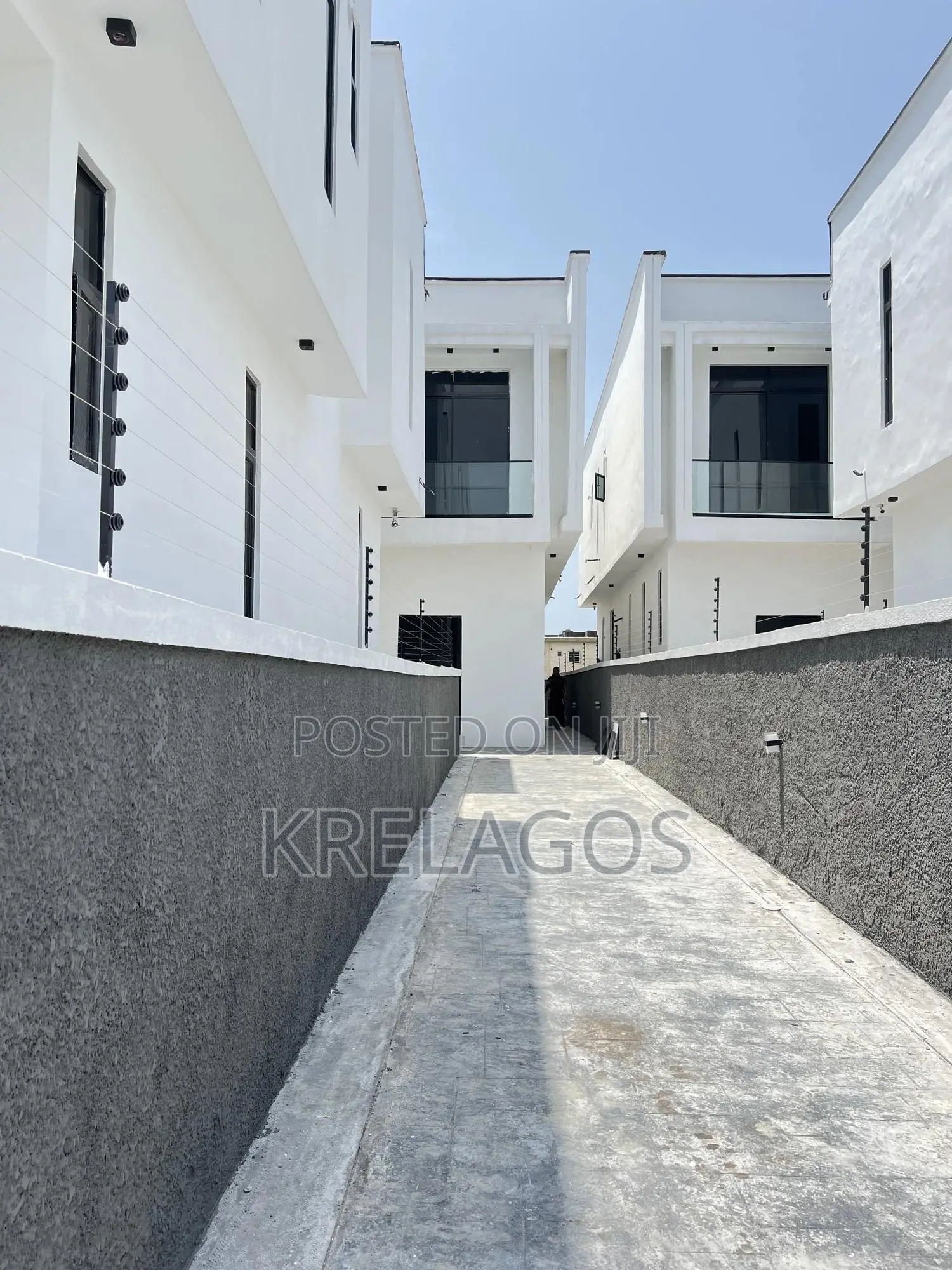 4bdrm Duplex in Orchid, Chevron for sale in Chevron