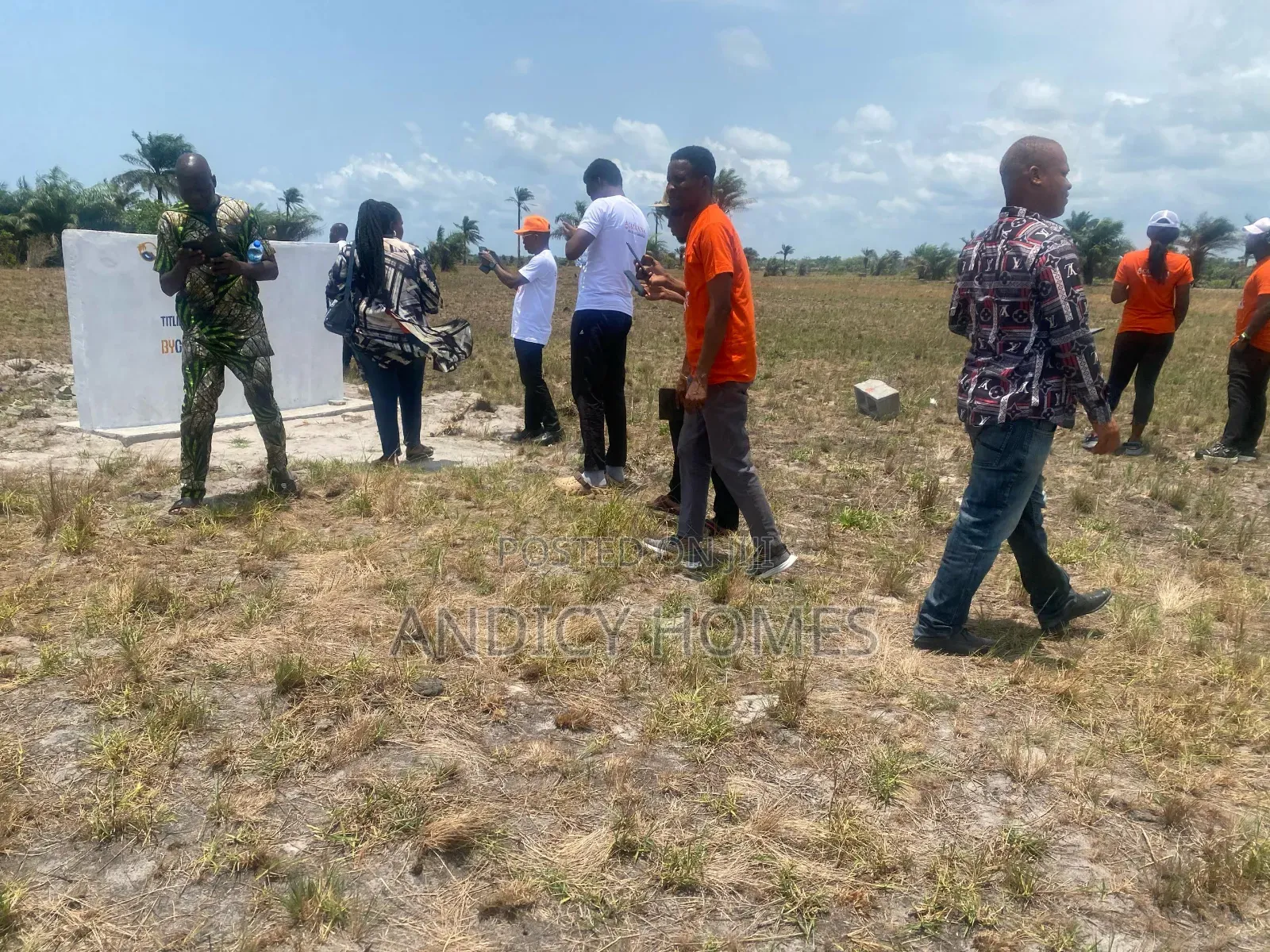 Land in Ode Omi With Cofo for Sale Along the Lagos / Calabar in Ibeju