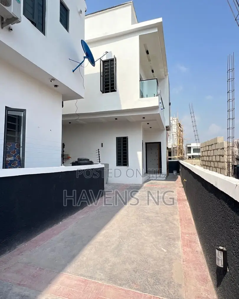 4bdrm Duplex in Lekki Phase 1 for sale in Lekki Phase 1