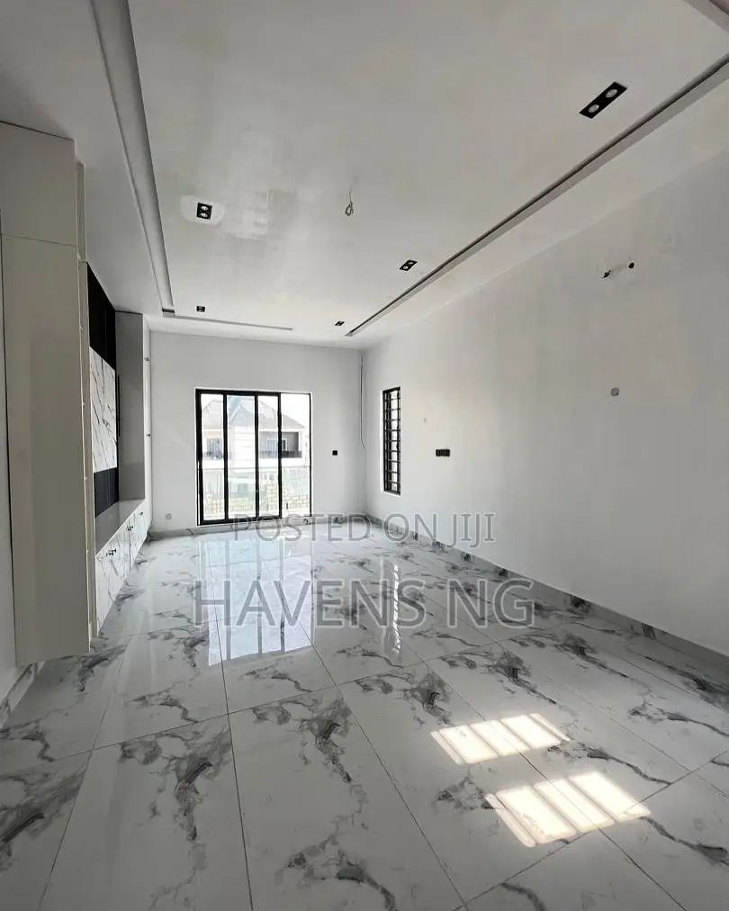 4bdrm Duplex in Lekki Phase 1 for sale in Lekki Phase 1