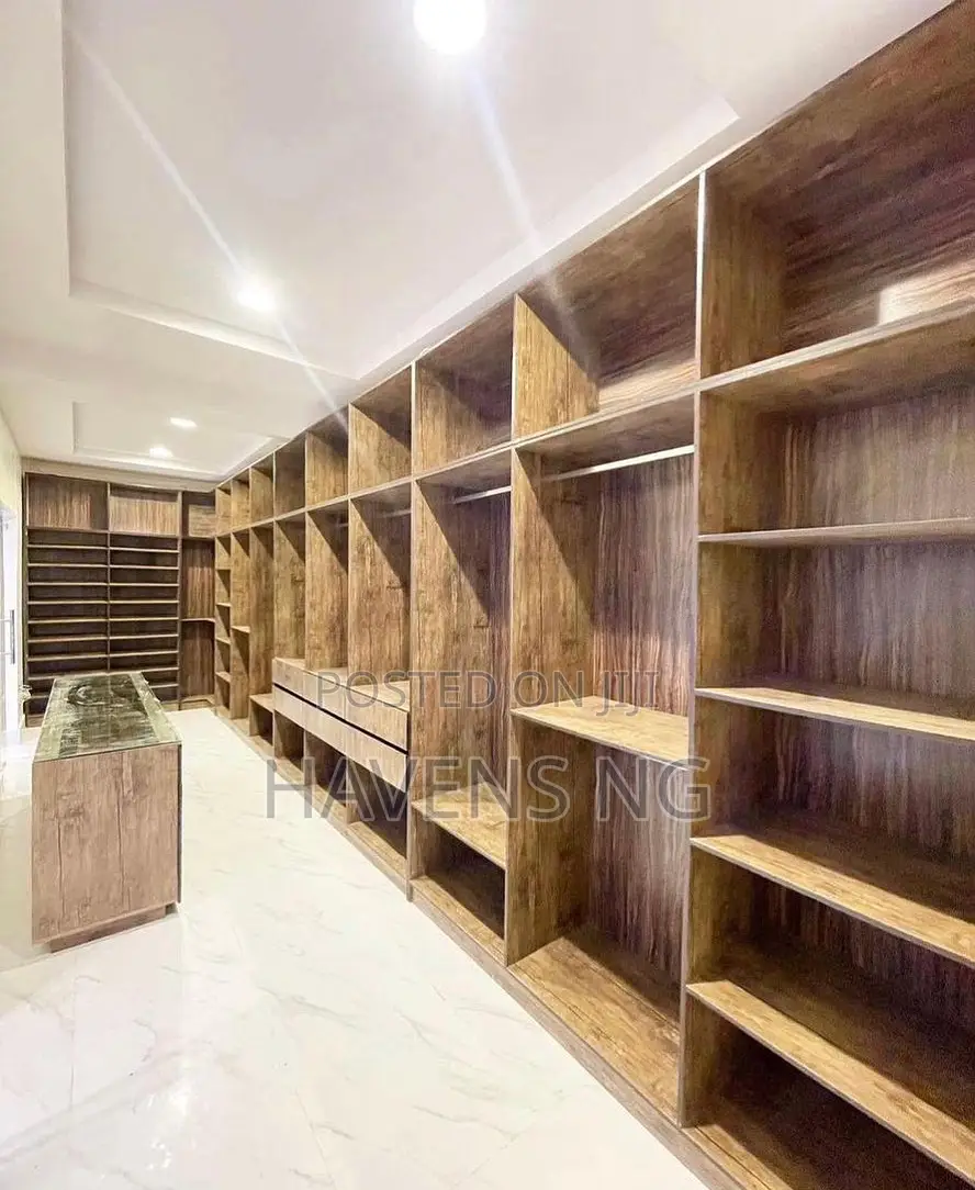 5bdrm Duplex in Lekki Phase 1 for sale in Lekki Phase 1