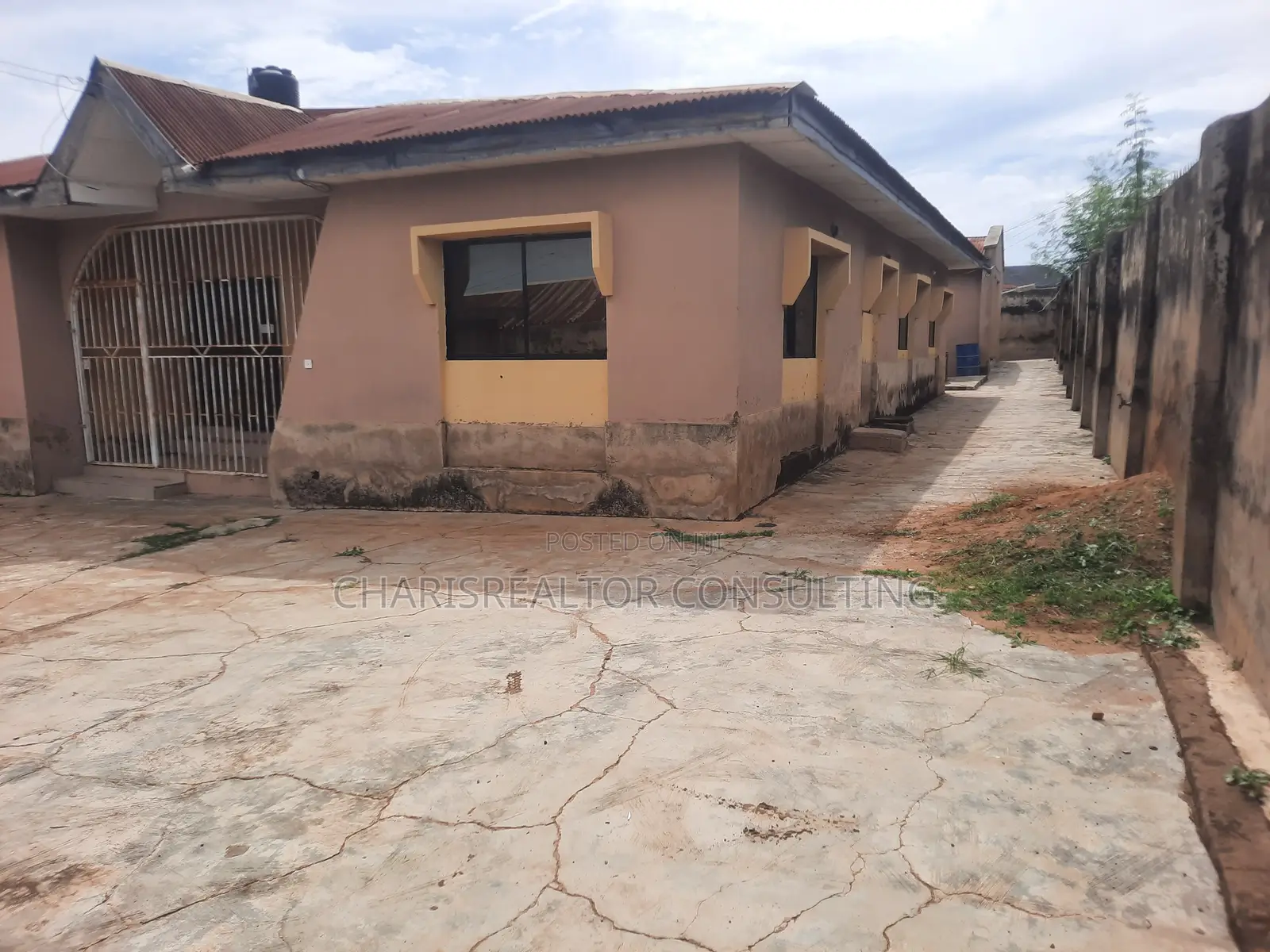 6bdrm Bungalow in Jankarta, Akala Express for sale in Akala Express
