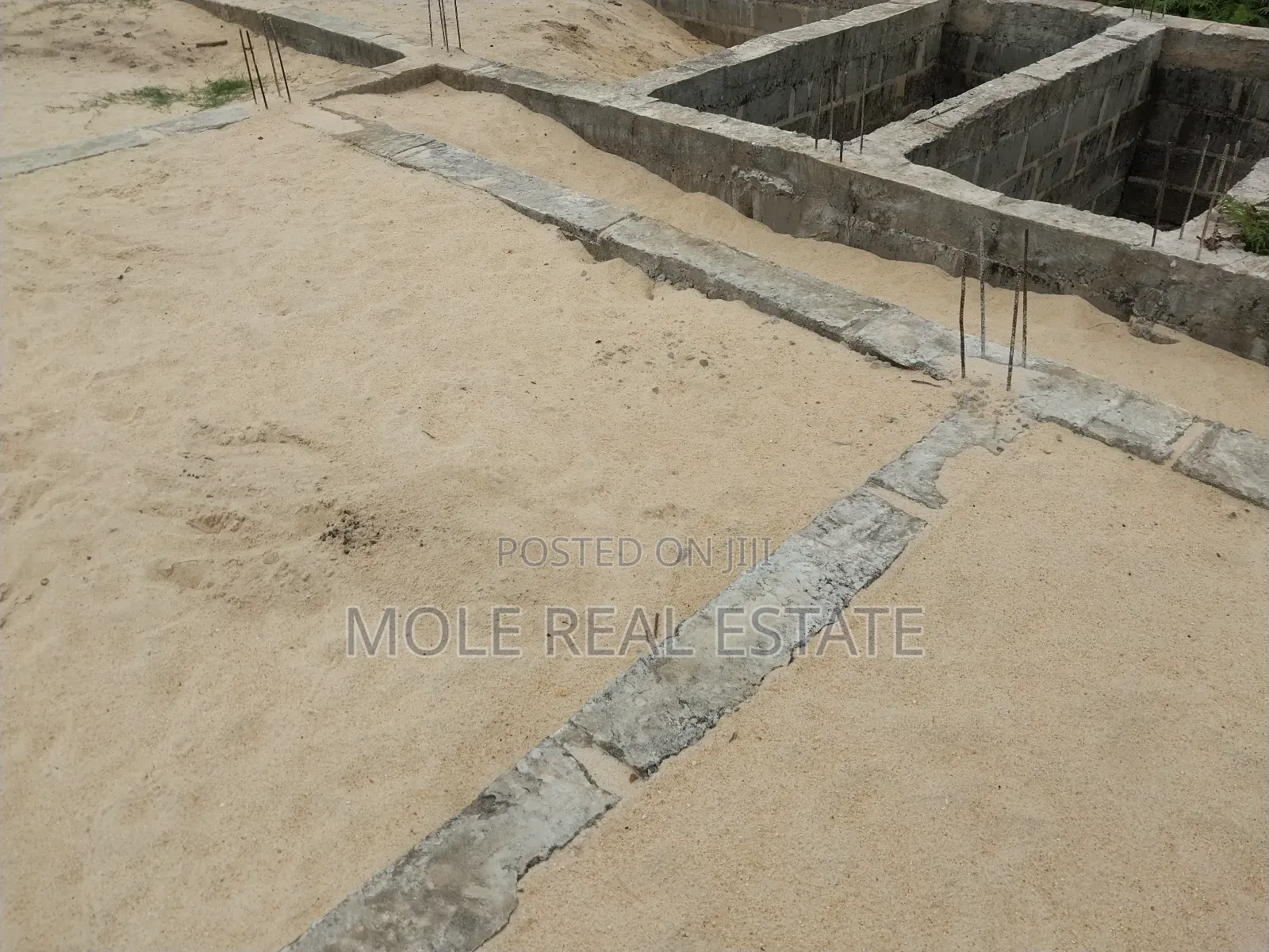 Half Plot With Demolishable Ishefun Ayobo in Ayobo