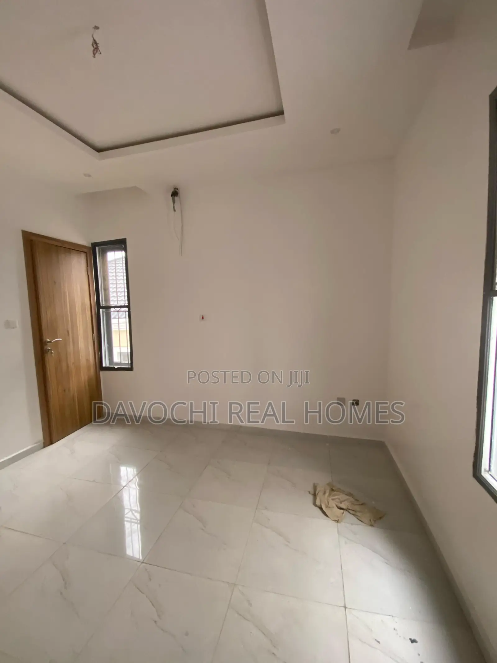5 Bedroom Terrace Duplex for Sale in Agungi