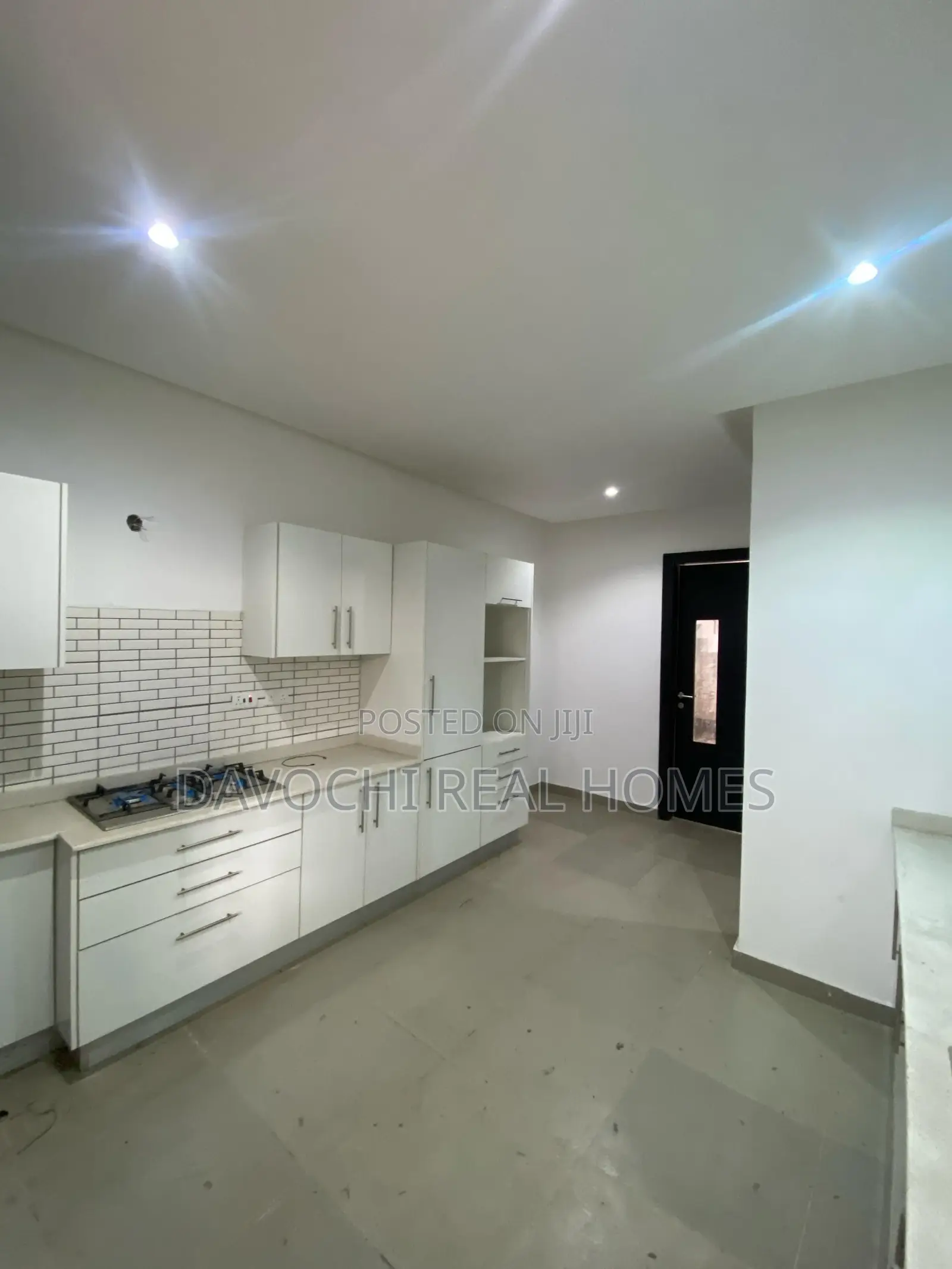 4 Bedroom Terrace Duplex for Sale in Chevron