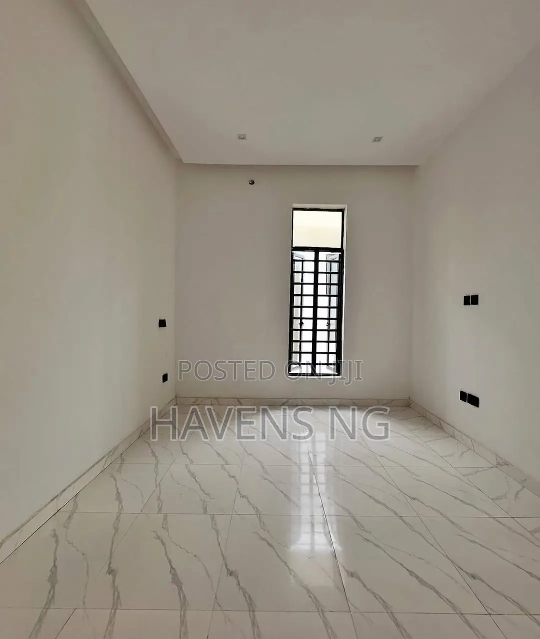 4bdrm Duplex in Ikota for sale in Ikota