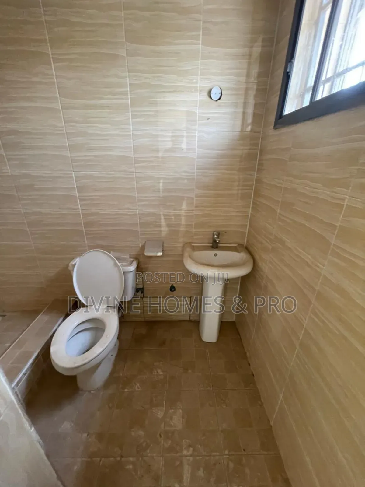 4bdrm Duplex in Life Camp for sale in Life Camp