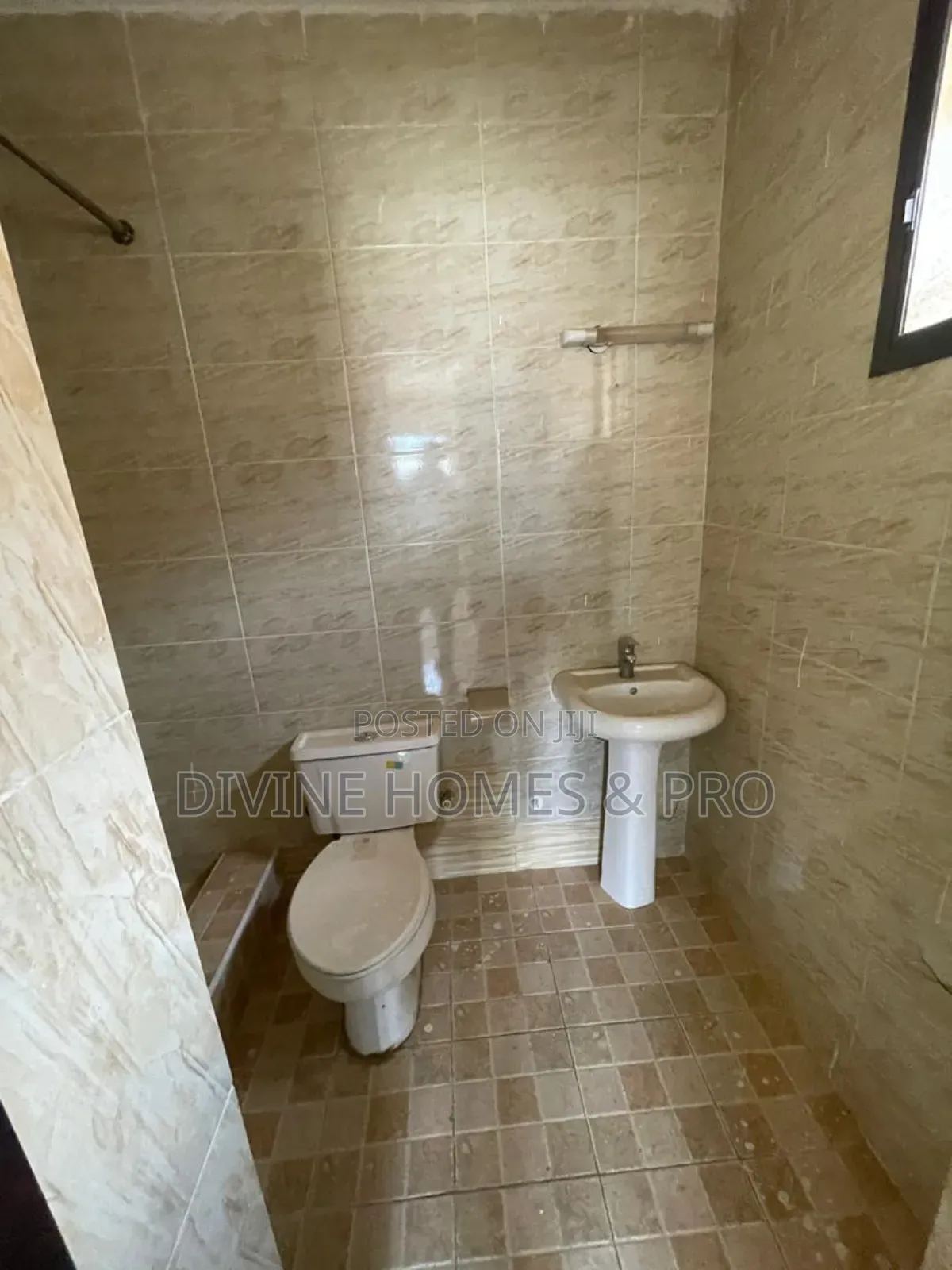 4bdrm Duplex in Life Camp for sale in Life Camp