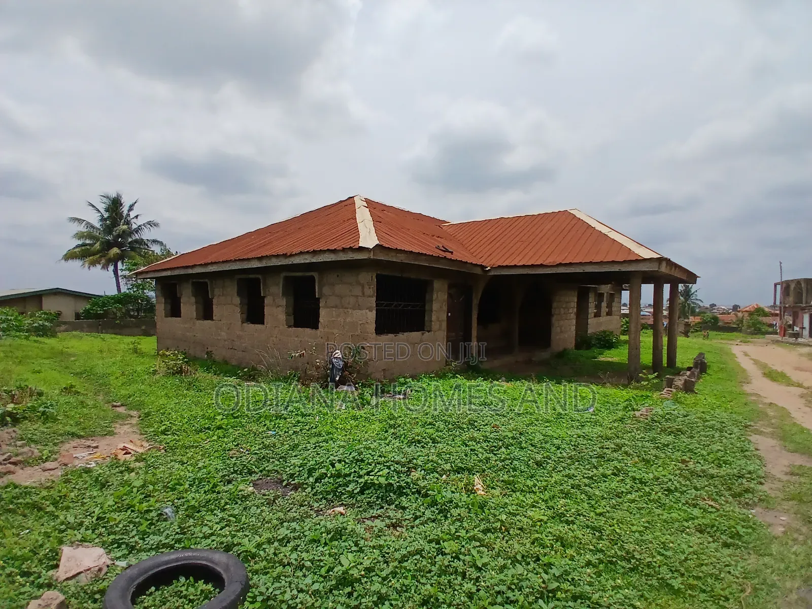 5bdrm Bungalow In Oki, Ibadan For Sale in Ibadan