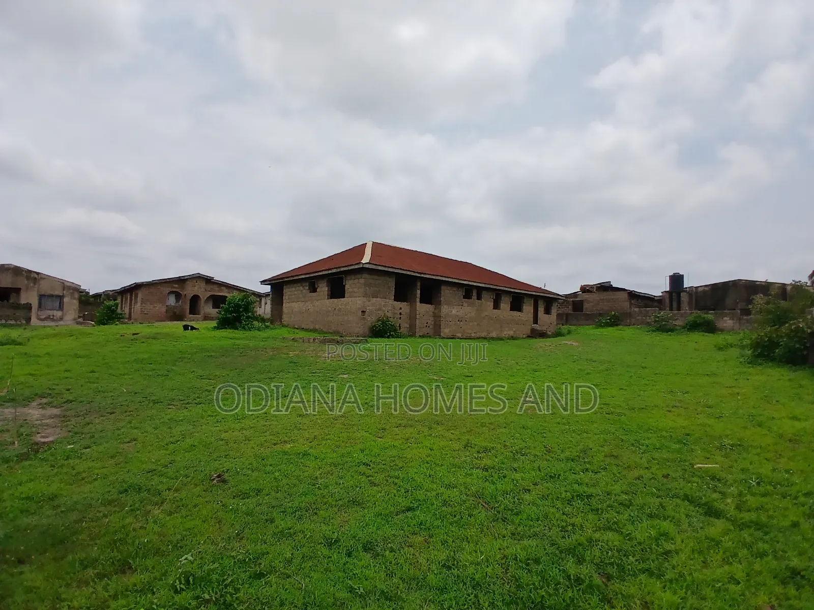 5bdrm Bungalow In Oki, Ibadan For Sale in Ibadan
