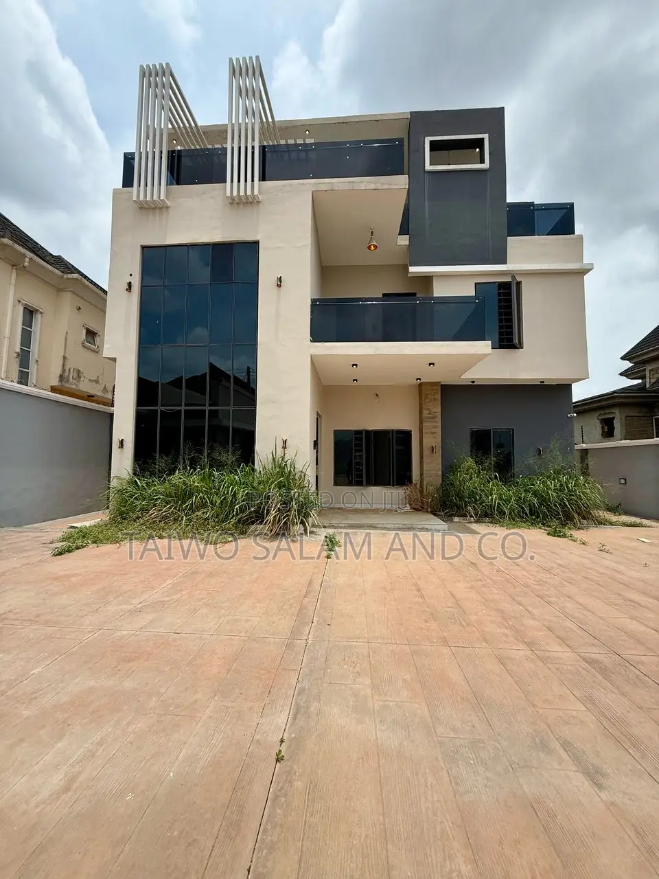 5bdrm Duplex in Akobo for sale in Akobo