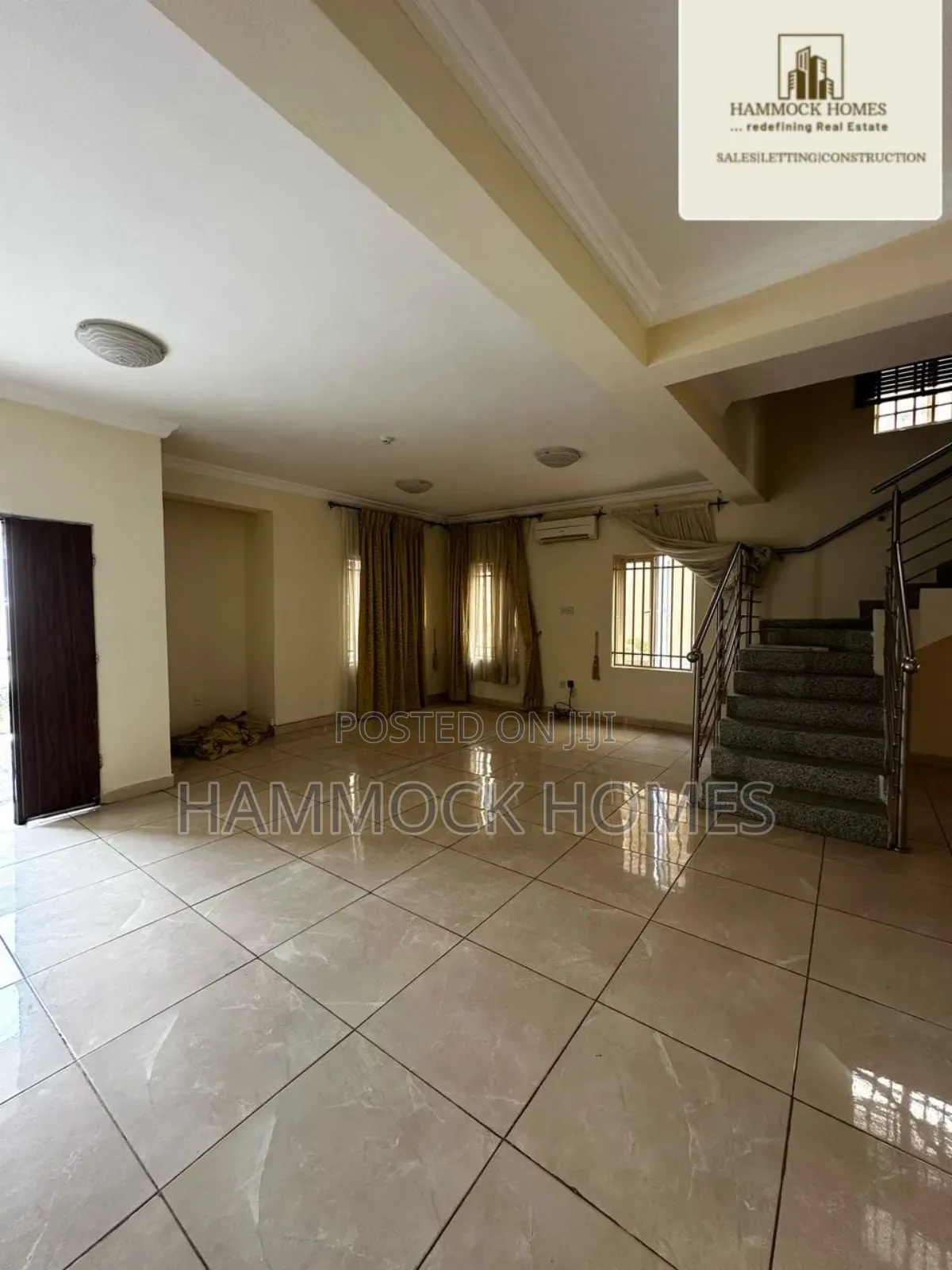 6bdrm Duplex in Agodi Gra for sale in Agodi