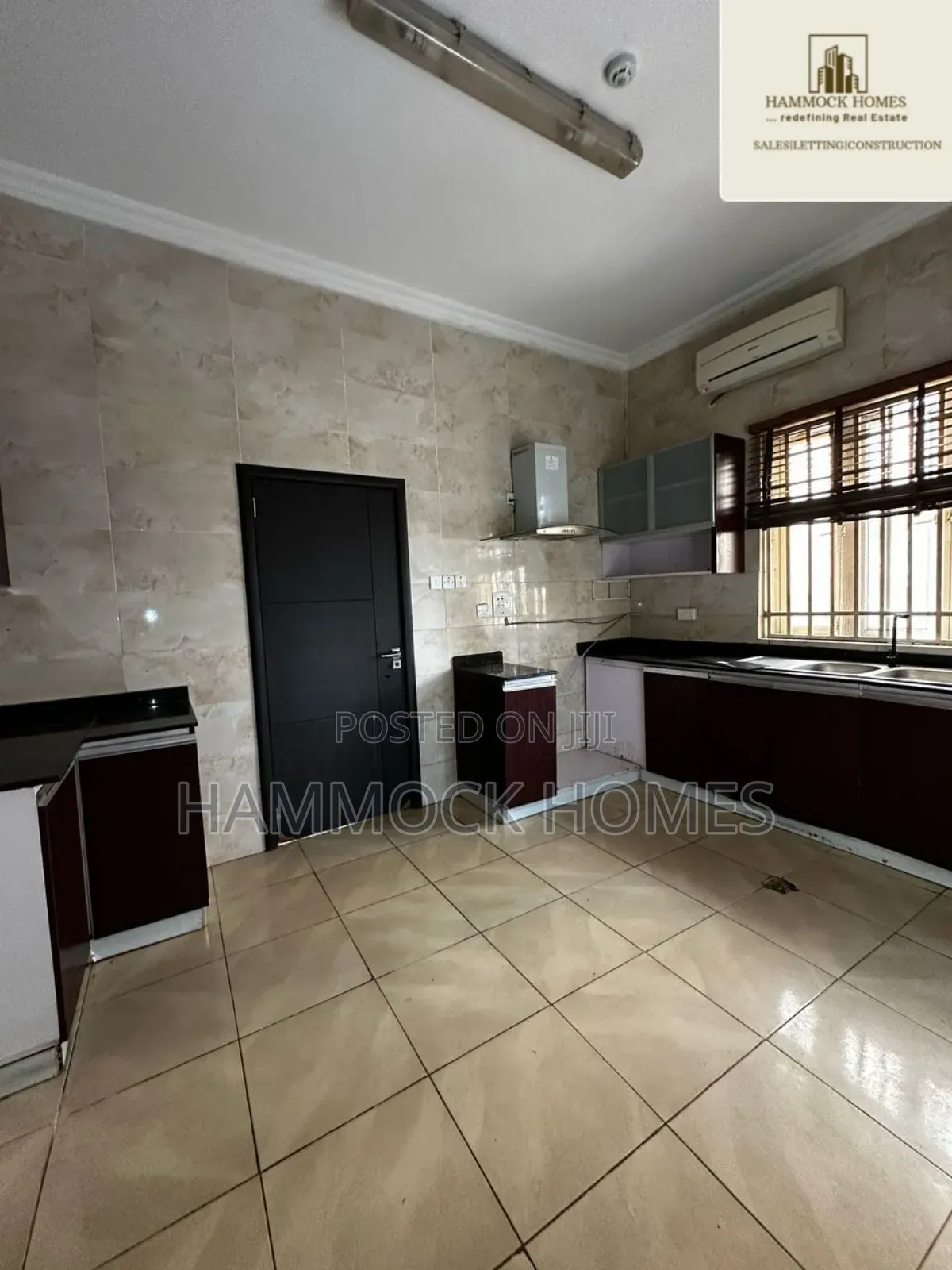6bdrm Duplex in Agodi Gra for sale in Agodi