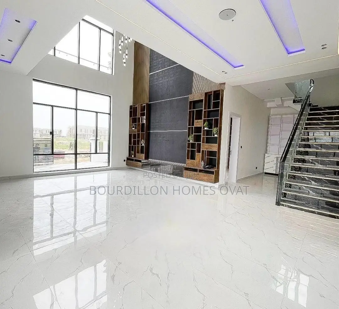 5bdrm Duplex in Lekki for sale in Lekki