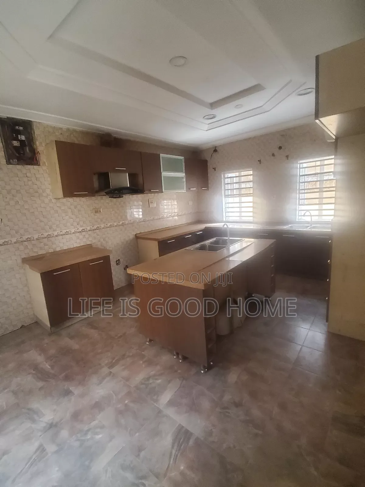 1bdrm Shared Apartment in Conservation Court, Chevron for rent in Chevron