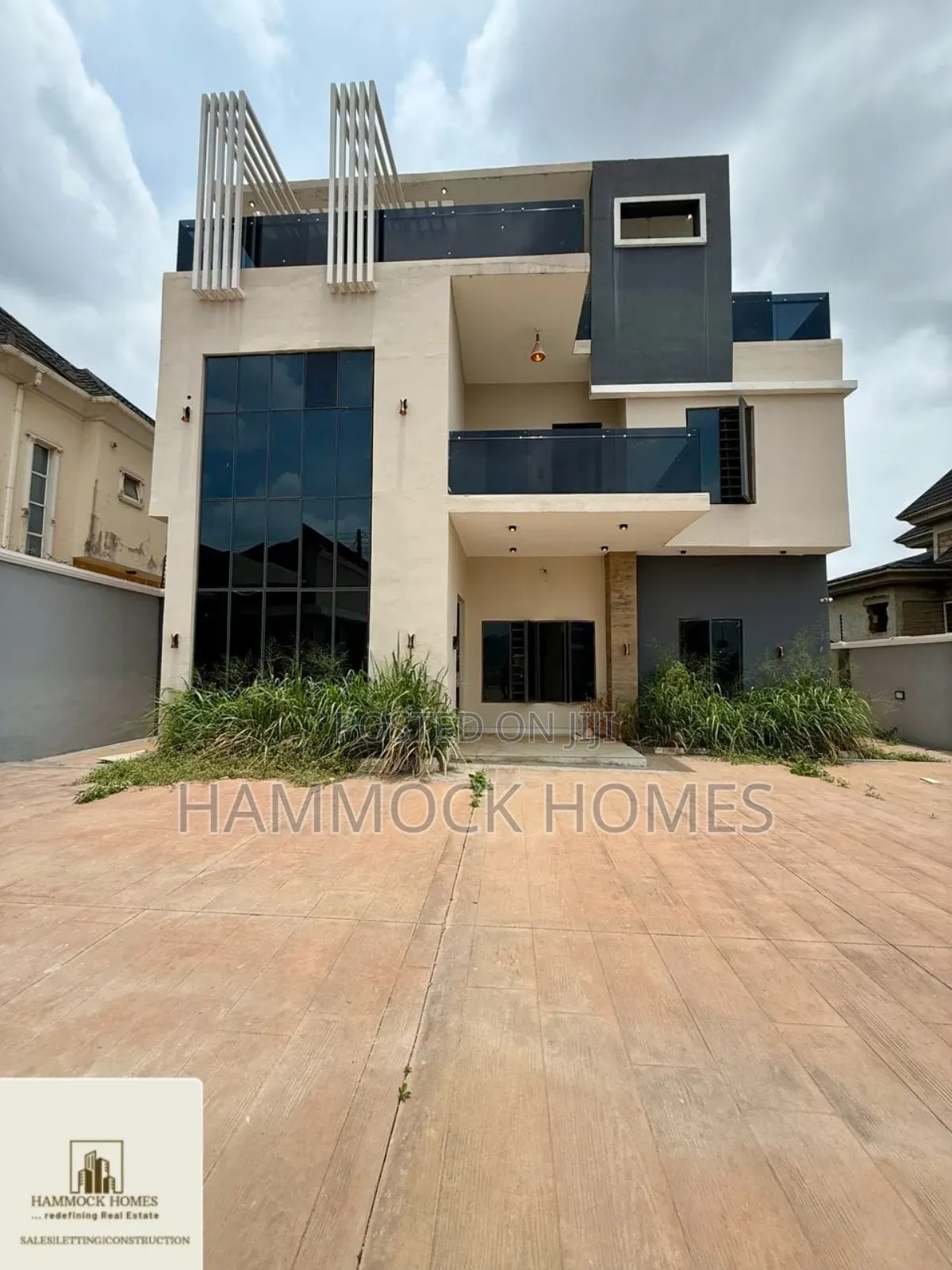 7bdrm Duplex in Kolapo Ishola Gra, Akobo for sale in Akobo