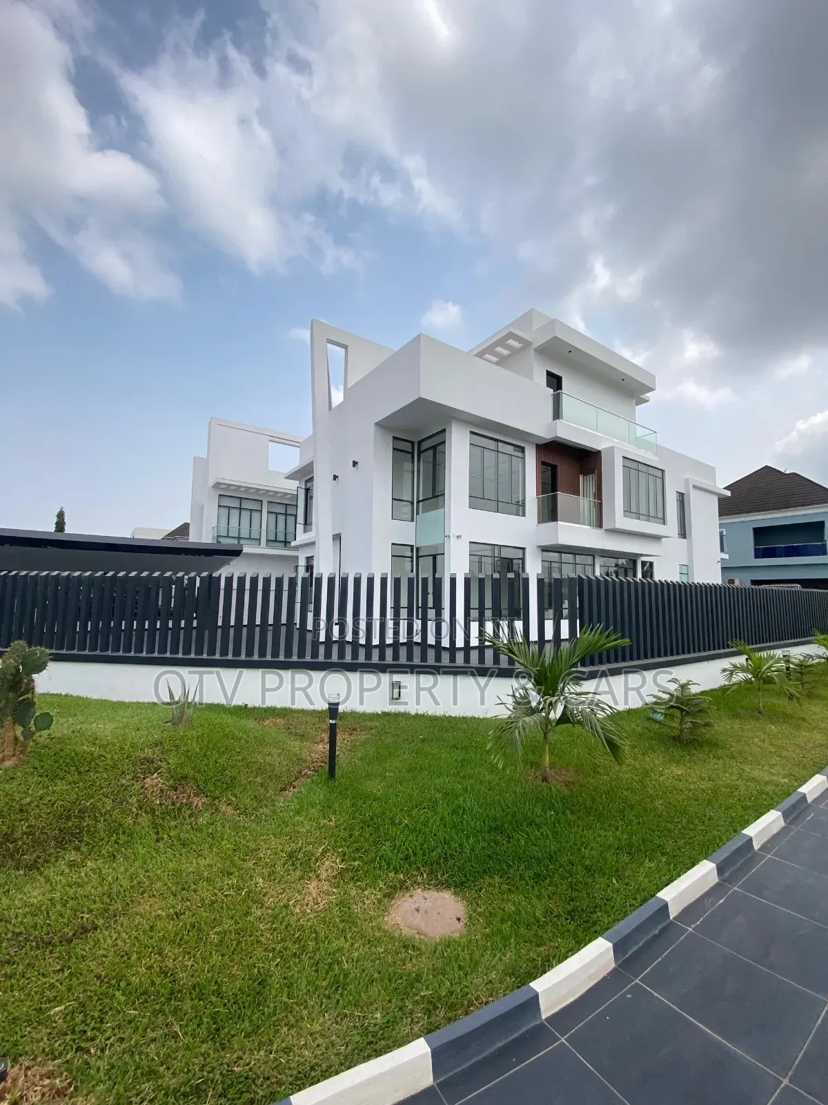 Furnished 5bdrm Duplex in Osapa london for sale in Osapa london