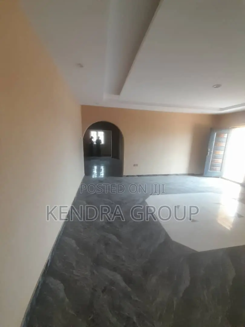 Furnished 3bdrm Block of Flats in Oreyo, Igbogbo for rent in Igbogbo