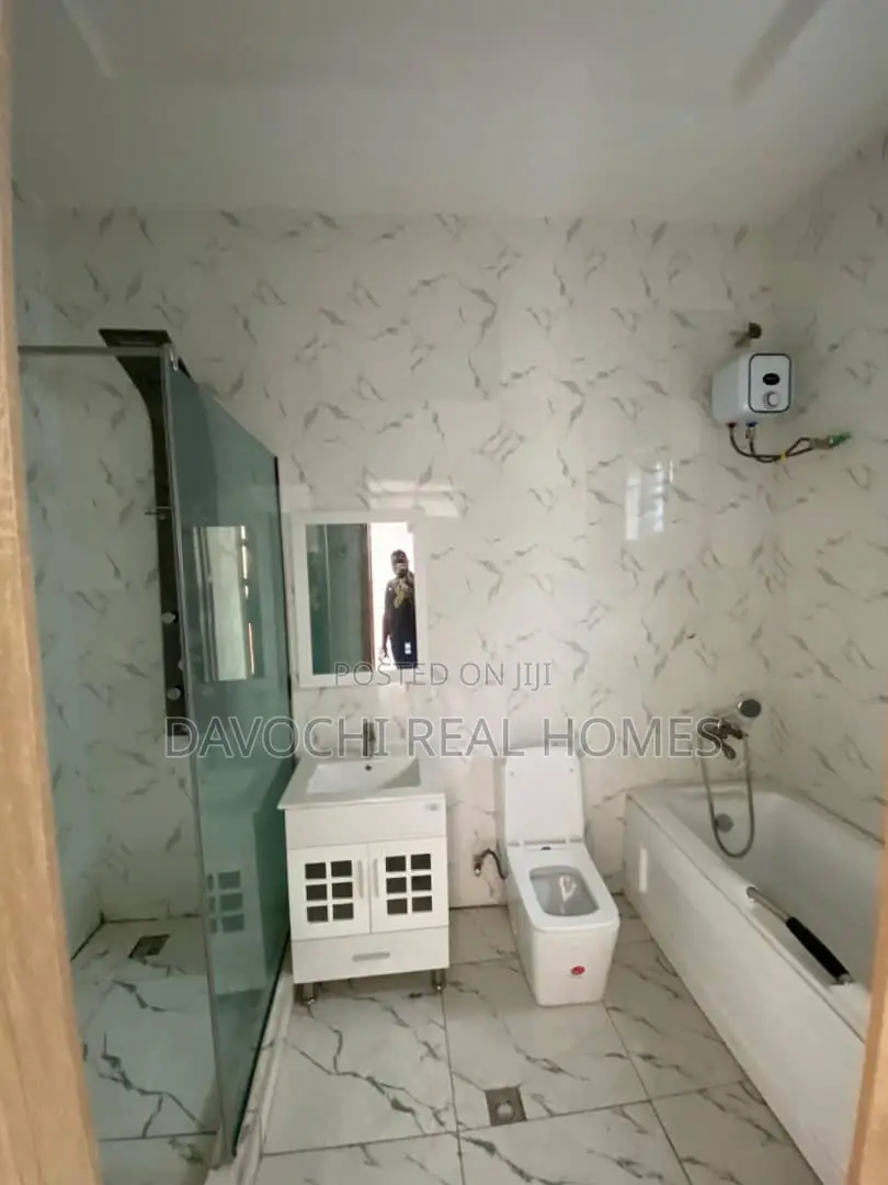 4bdrm Duplex in Ikota, Lekki for rent in Ikota