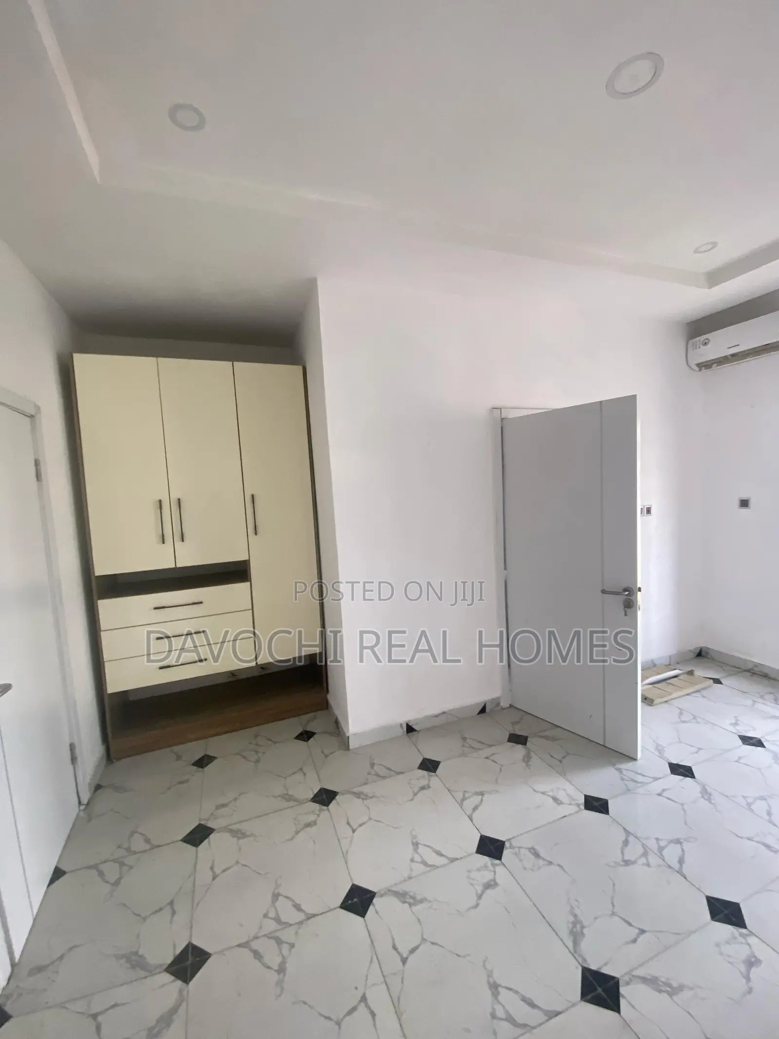 2bdrm Apartment in Orchid Road., Lekki Phase 2 for rent in Lekki Phase 2