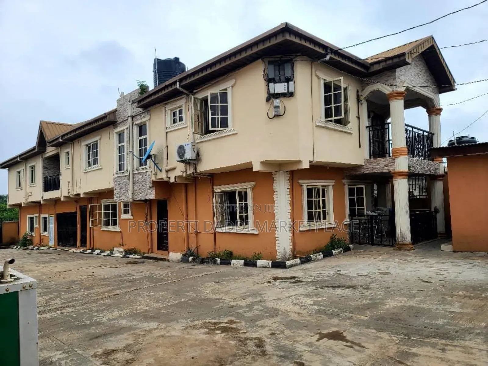 8bdrm Block of Flats in Ayobo for sale in Ayobo