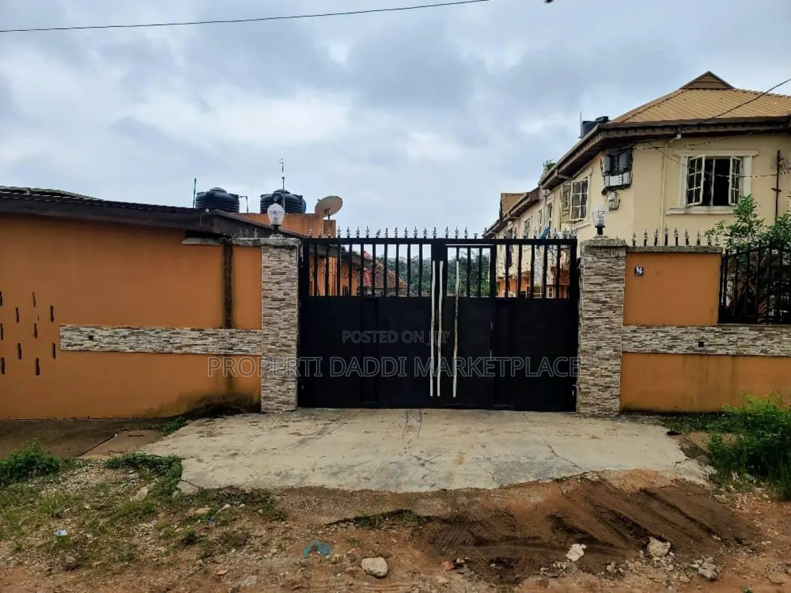 8bdrm Block of Flats in Ayobo for sale in Ayobo