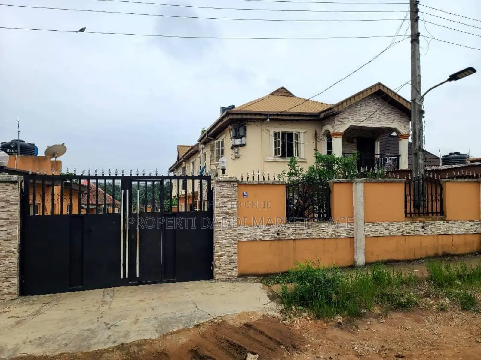 8bdrm Block of Flats in Ayobo for sale in Ayobo