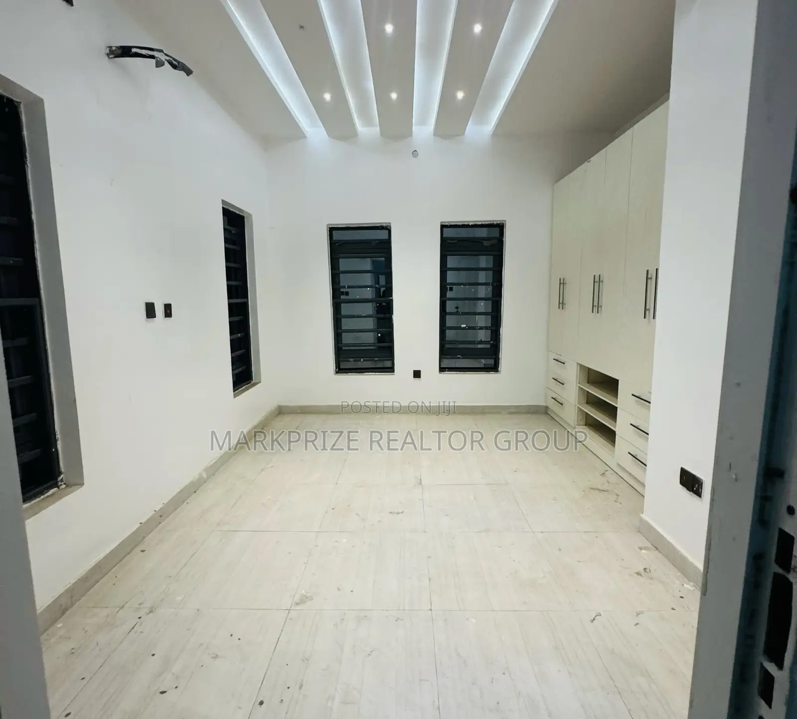 5bdrm Duplex in Omole Phase 2 Lagos for sale in Omole Phase 2