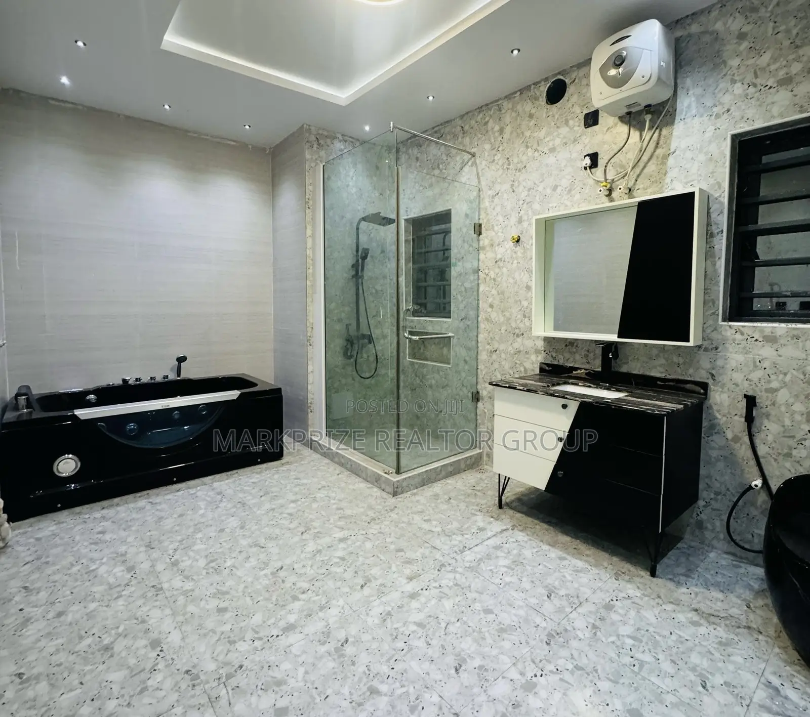 5bdrm Duplex in Omole Phase 2 Lagos for sale in Omole Phase 2