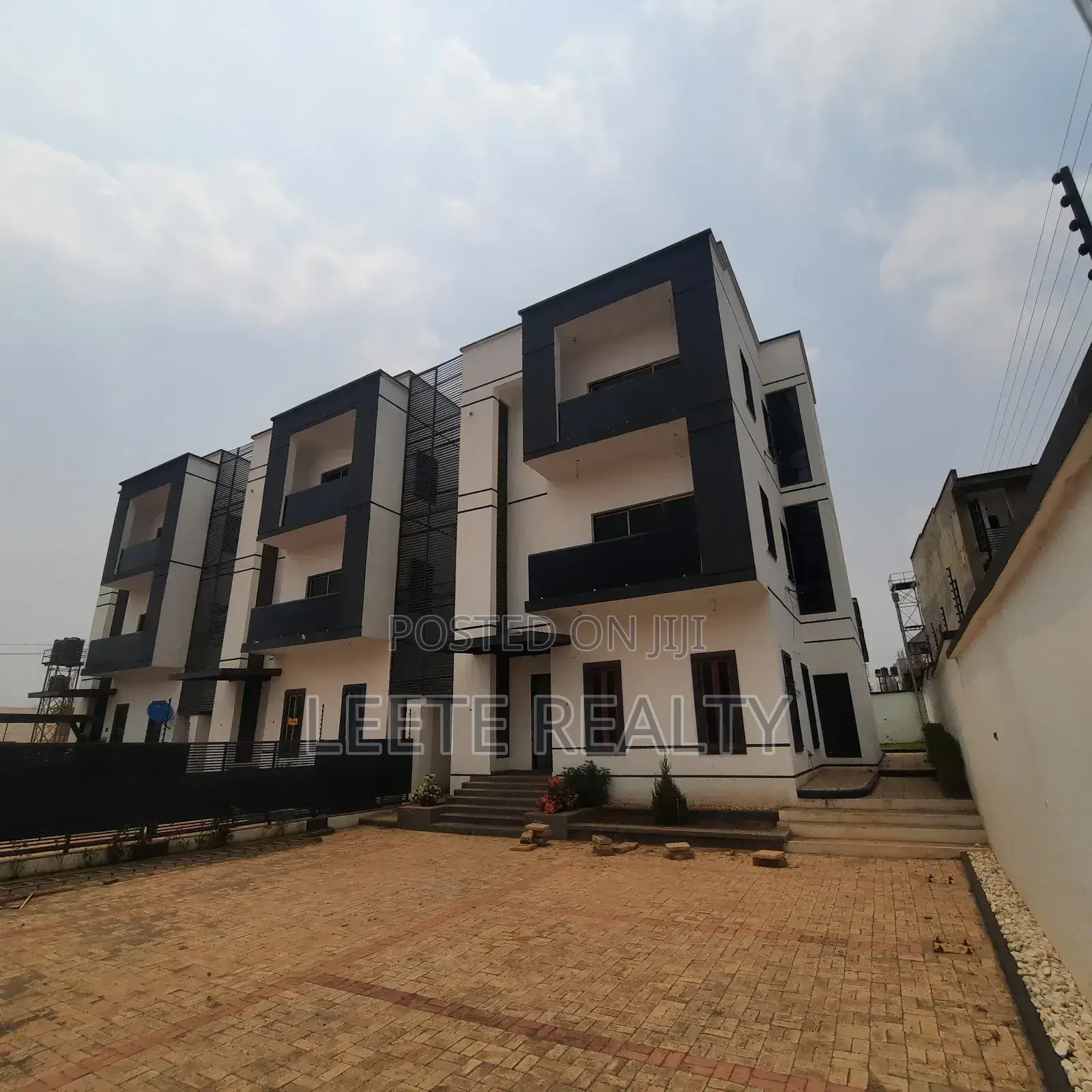 5bdrm Townhouse/Terrace in Mabushi for sale in Mabushi