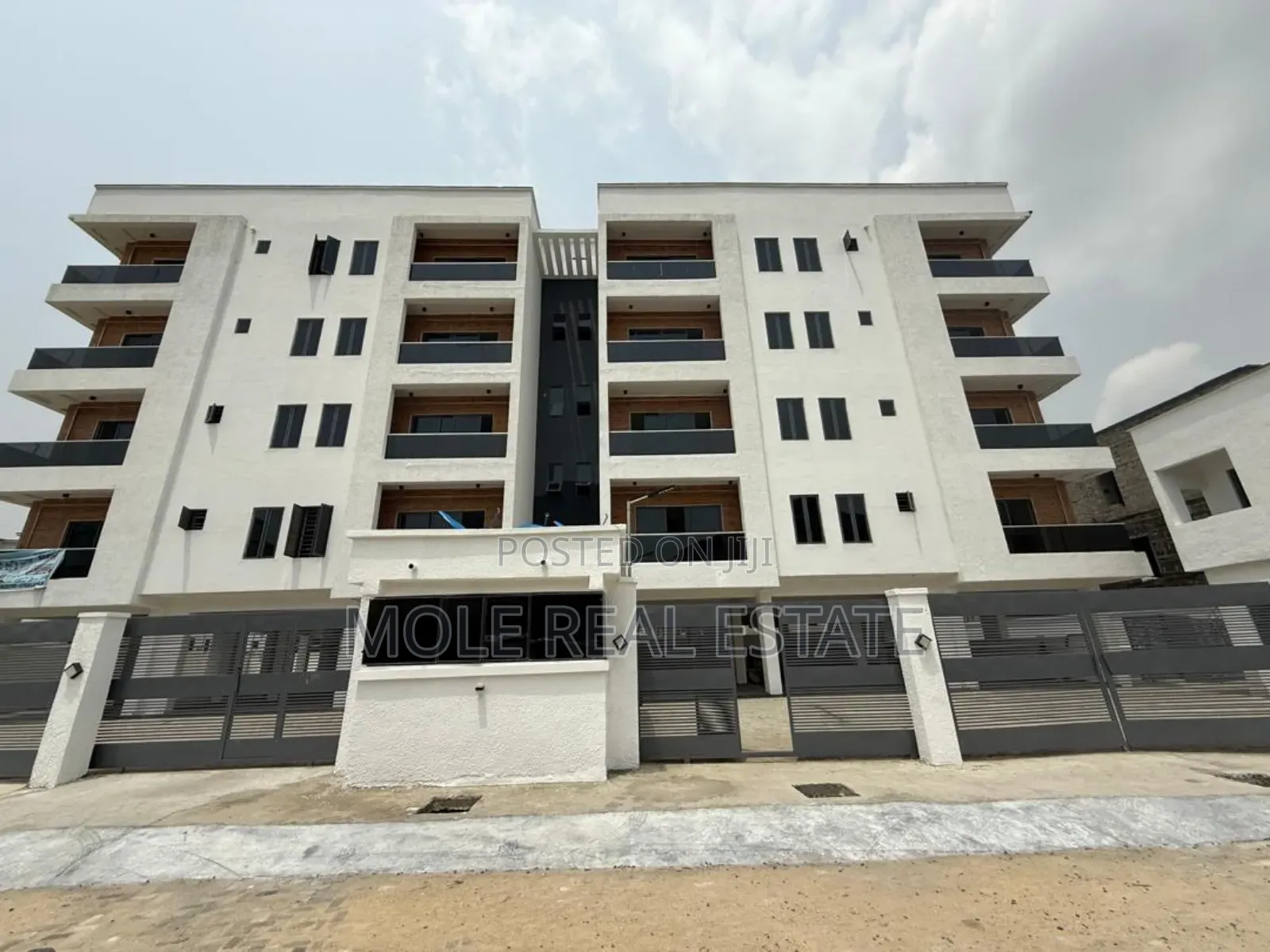 Furnished 3bdrm Apartment in Ikate Leki for sale in Ikate