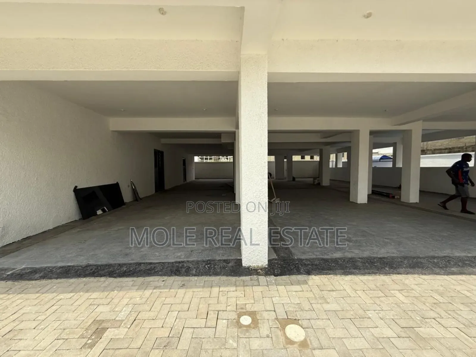 Furnished 3bdrm Apartment in Ikate Leki for sale in Ikate