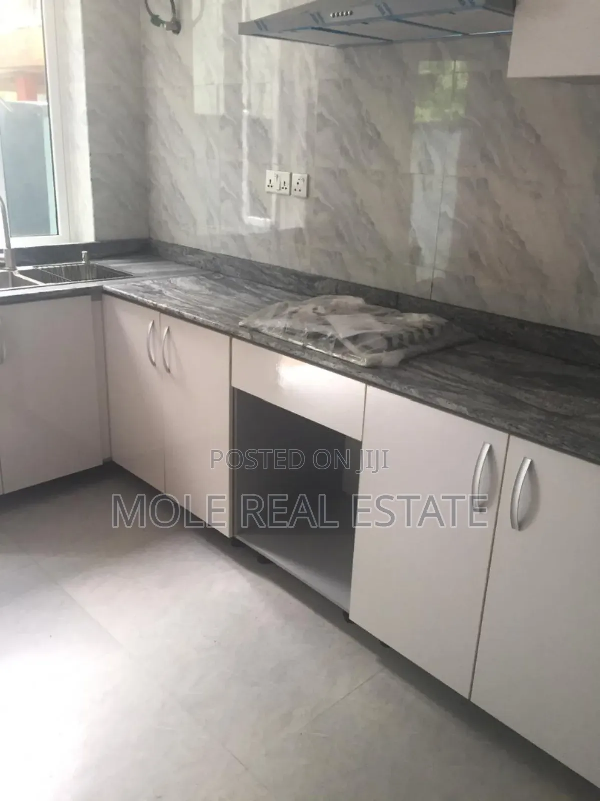 3bdrm Block of Flats in Egbada, Egbeda / Egbeda for sale in Egbeda / Egbeda