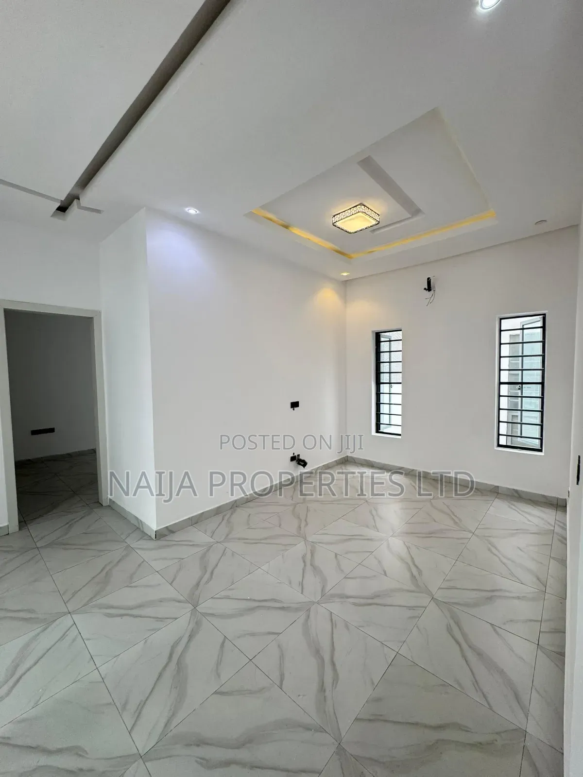 5bdrm Duplex in Chevron, Lekki for sale in Lekki