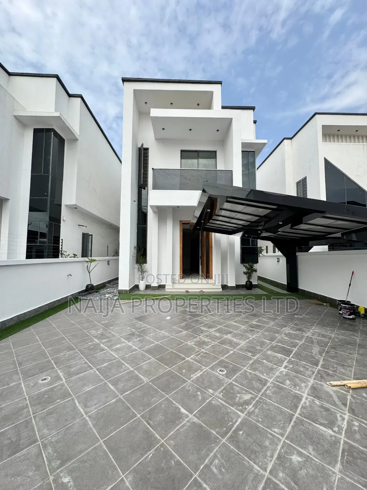 5bdrm Duplex in Chevron, Lekki for sale in Lekki