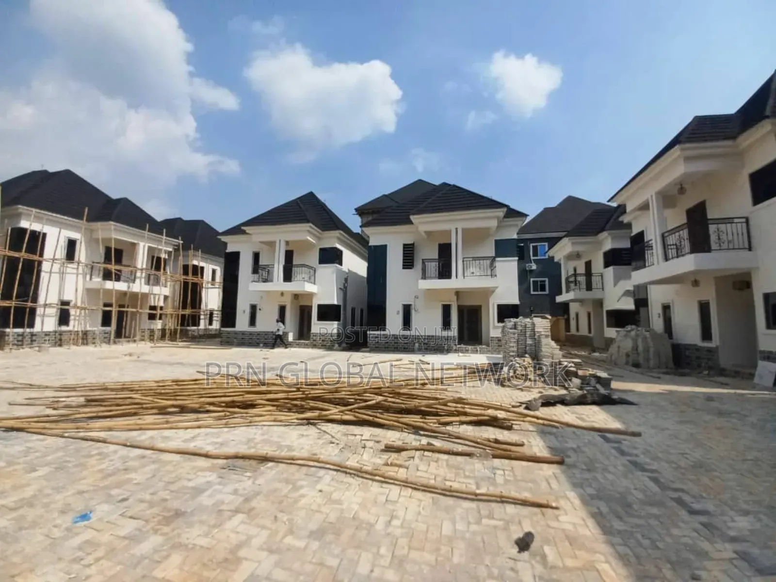 4bdrm Duplex in Human Race, Owerri for sale in Owerri