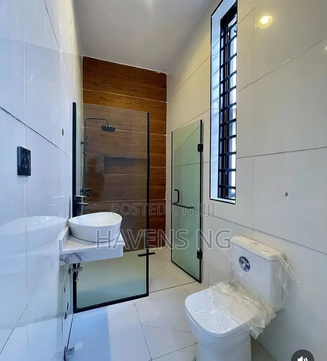 5bdrm Duplex in Ikota for sale in Ikota