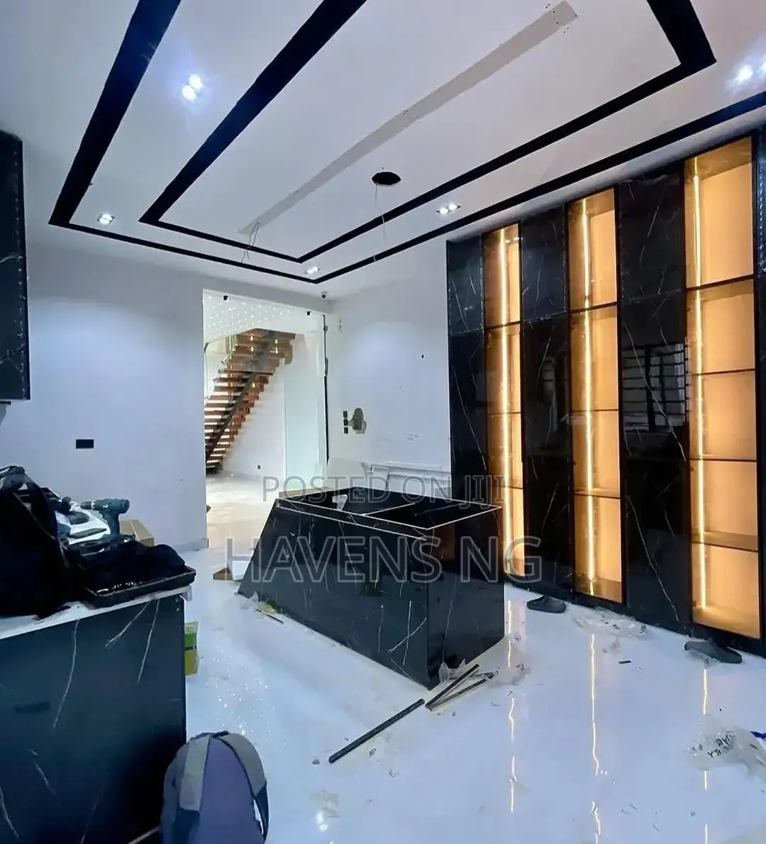 5bdrm Duplex in Ikota for sale in Ikota