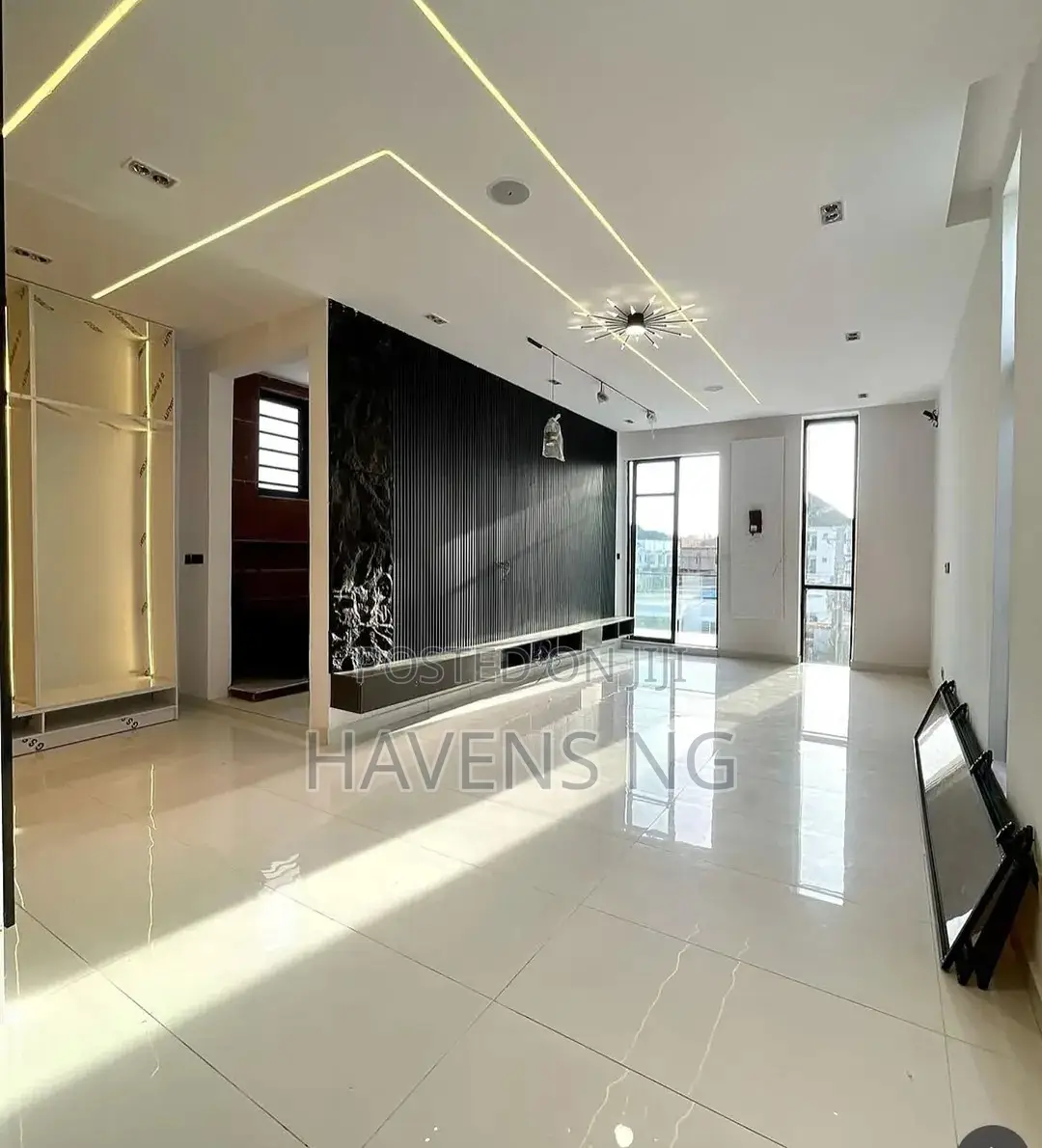 5bdrm Duplex in Ikota for sale in Ikota