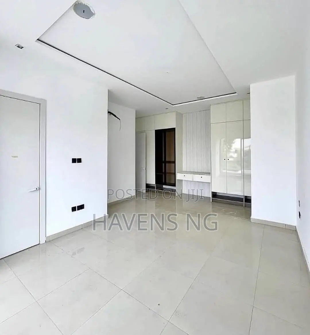 Studio Apartment in Lekki Phase 1 for sale in Lekki Phase 1
